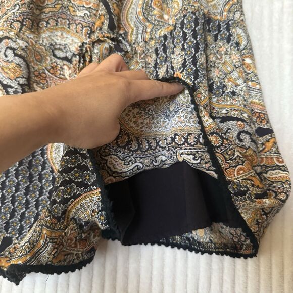Bishop + Young Paisley Romper Size Medium Adjustable Straps And Waist Boho - Picture 8 of 15